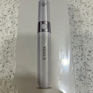 Brand New in box in plastic Evenskyn Venus for eyes